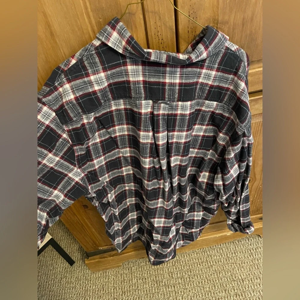 FLANNEL / Shacket - Picture 2 of 3